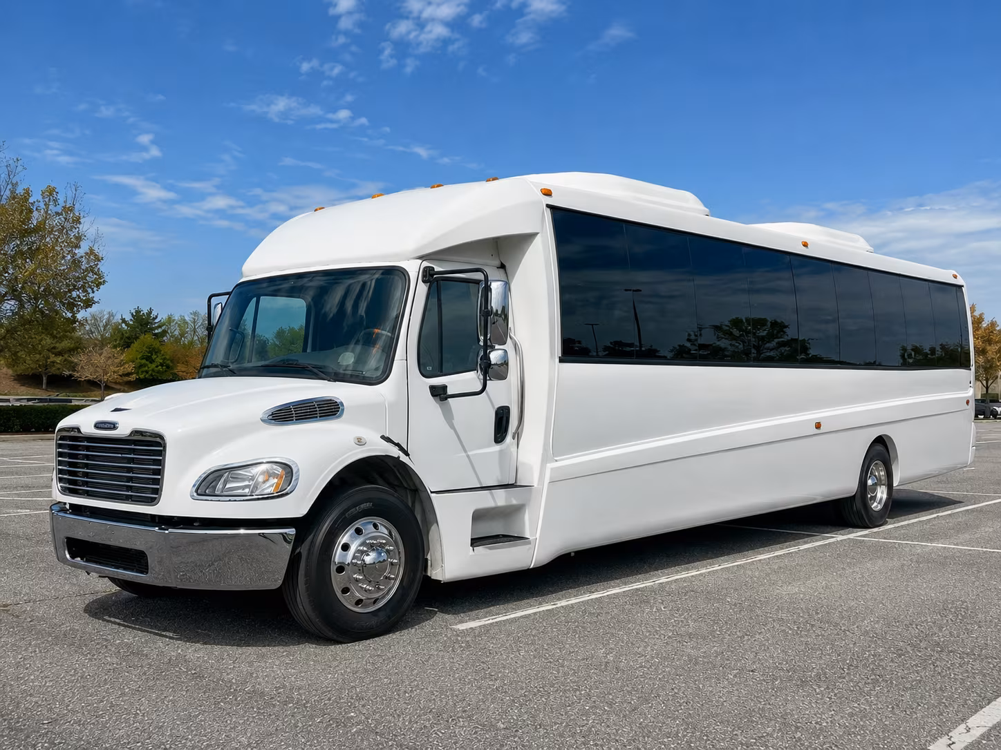 elizabeth 30 passenger party bus