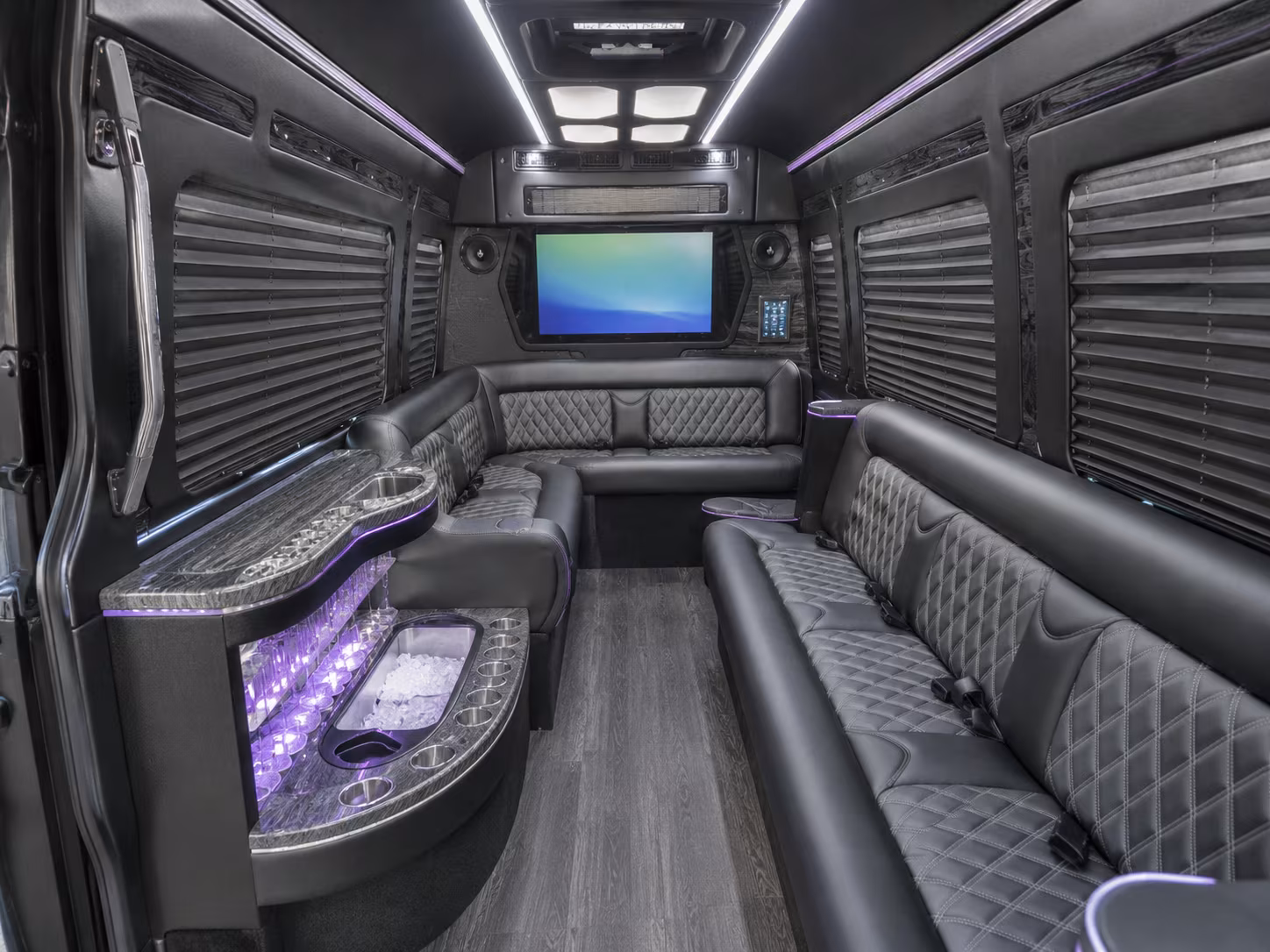 elizabeth 40 passenger party bus